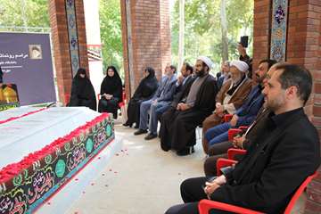 مراسم رونمایی از یادمان شهدای گمنام